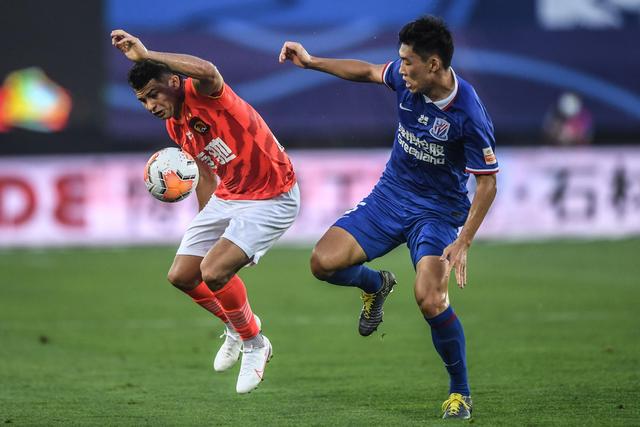 世界杯-德米罗维奇造险巴洛贡破门+中柱 半场美国1-0波黑